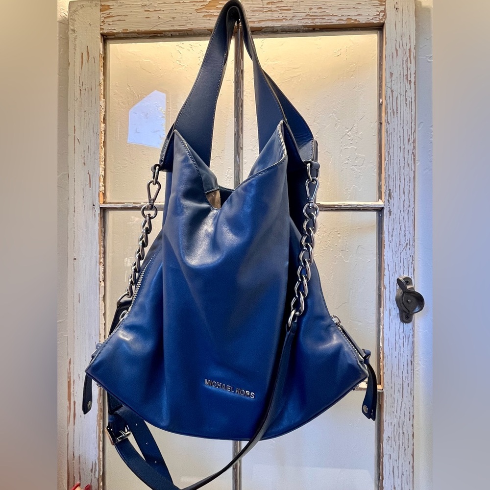 MICHAEL KORS DEVON SLATE BLUE LEATHER AND SILVER ACCENTED BAG - MAXIMALIST BAG
